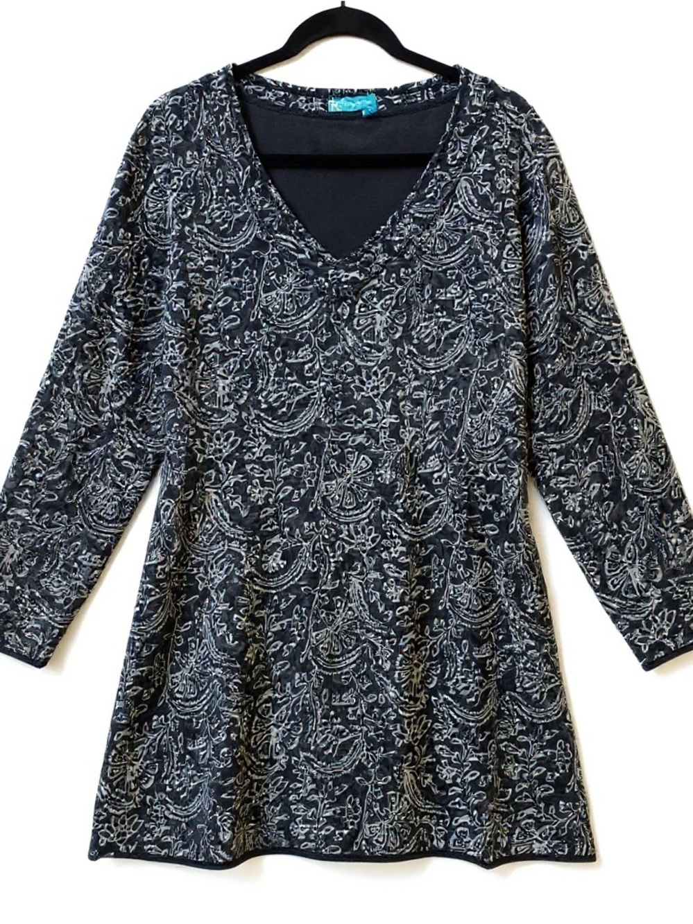Fresh Produce Women's Black-print Long sleeve Tee 1XL.